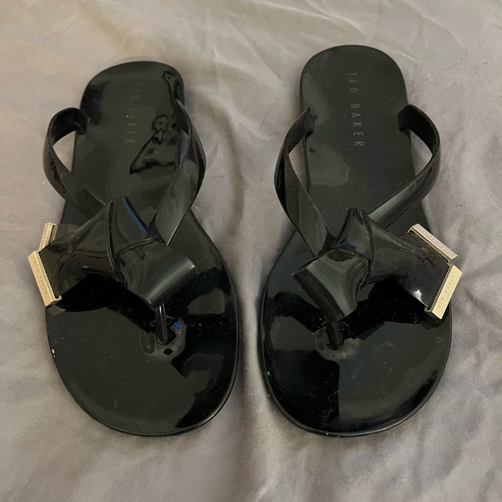Ted Baker Glossy Black & Light Pink Flip Flops with Bow Detail